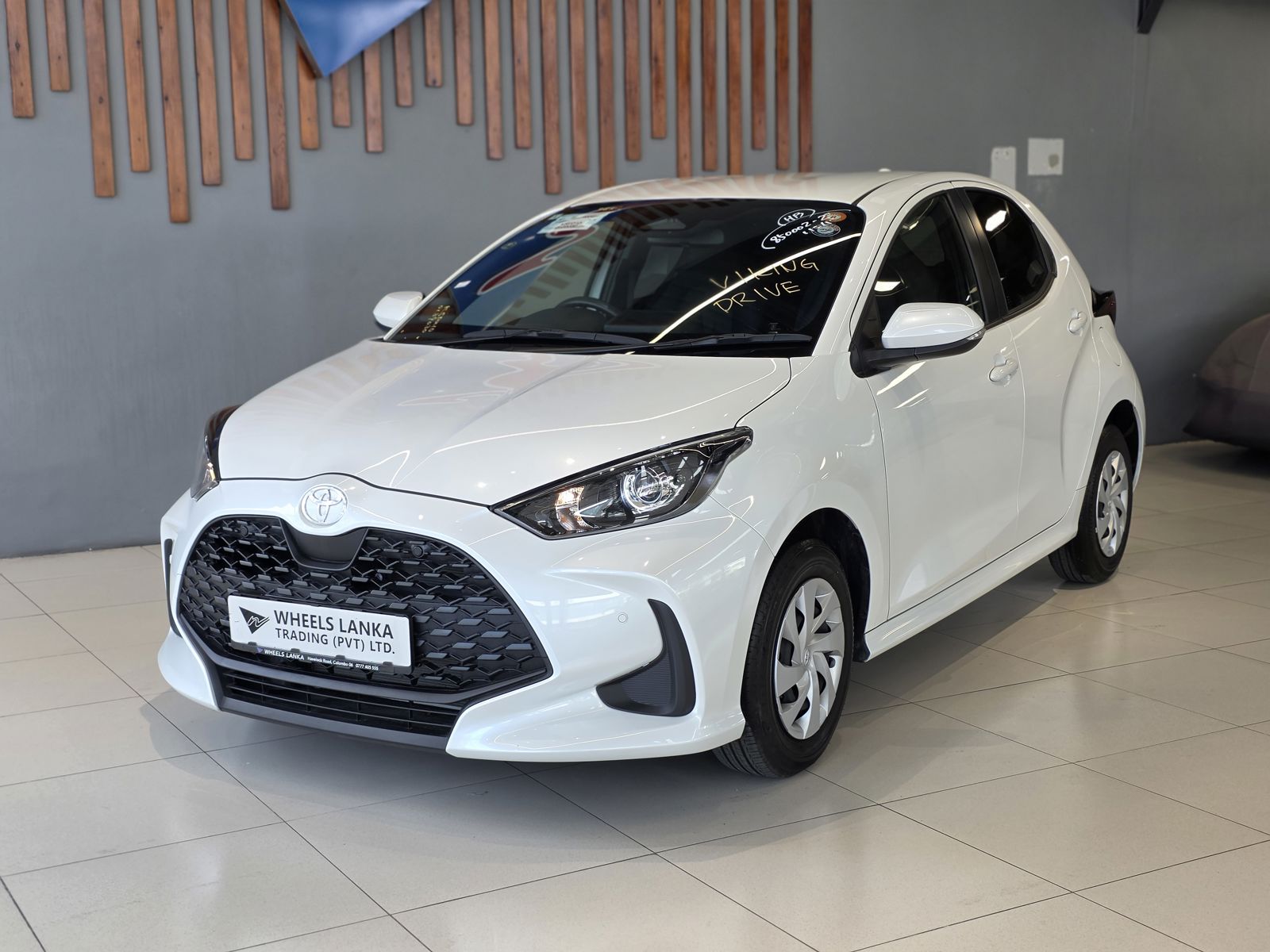 2024 Toyota Yaris X — photo 3